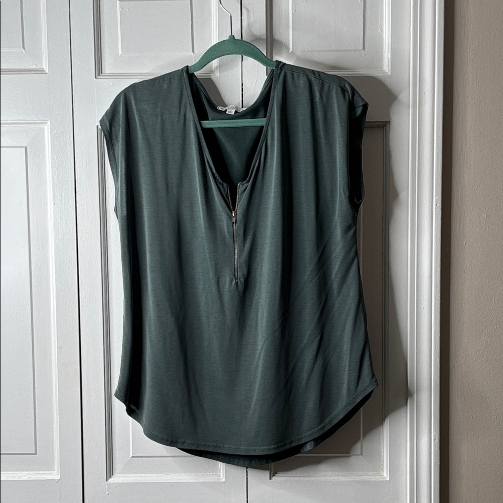 Green Envelope Sleeveless Zip V-Neck Top - Forest Green